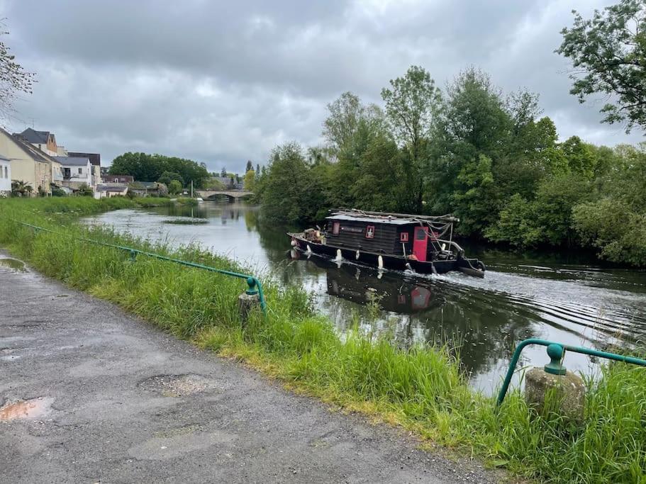 Les Berges De L'Oust Apartamento Malestroit Exterior foto