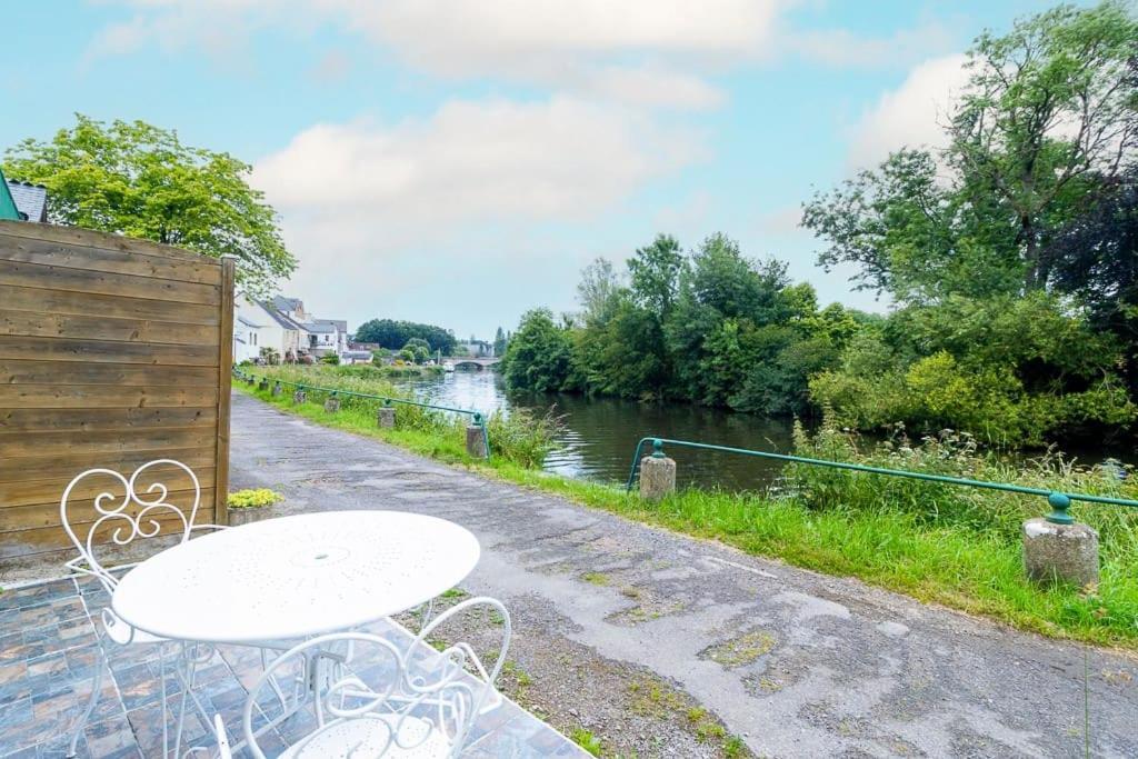 Les Berges De L'Oust Apartamento Malestroit Exterior foto