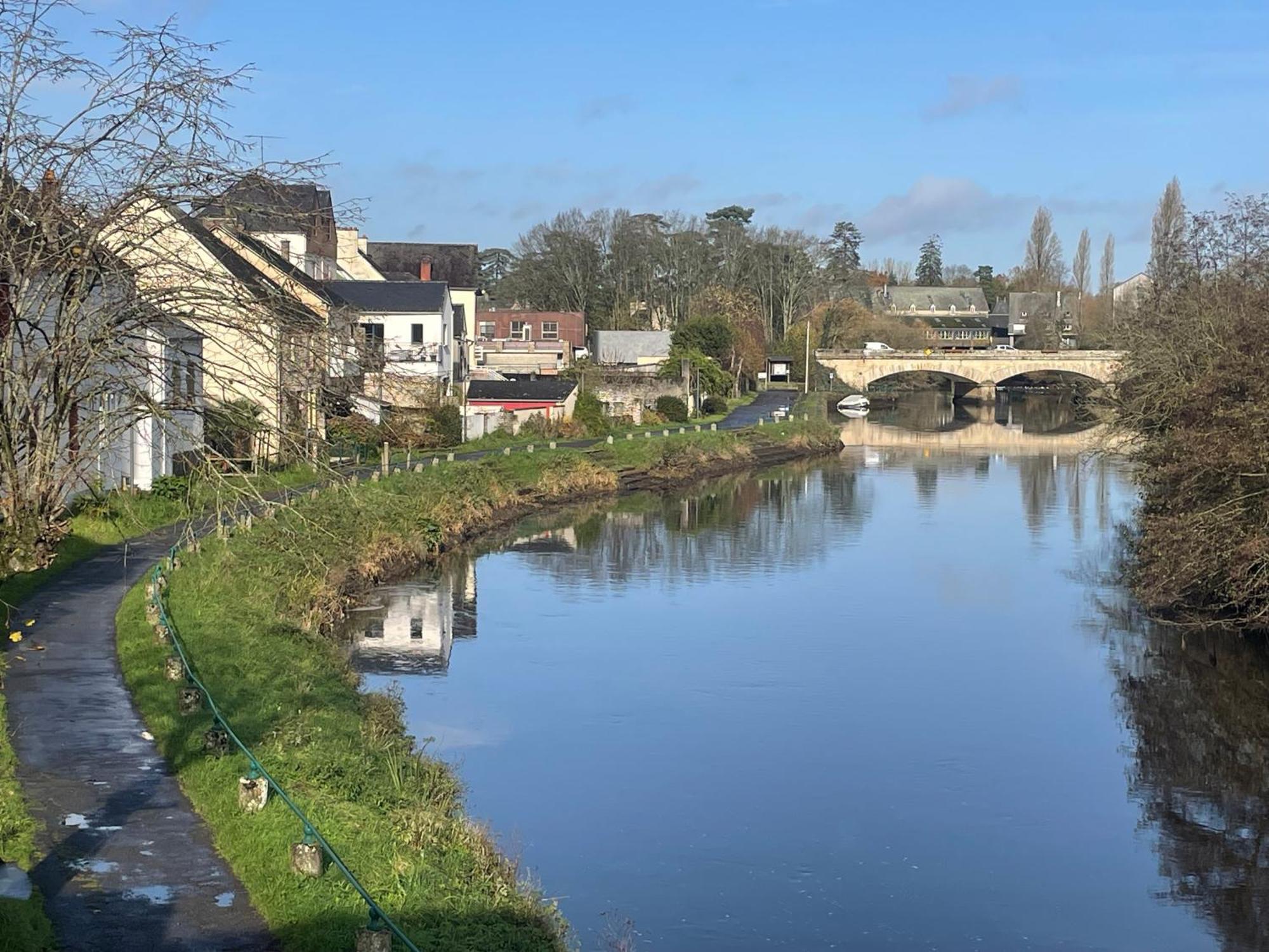 Les Berges De L'Oust Apartamento Malestroit Exterior foto